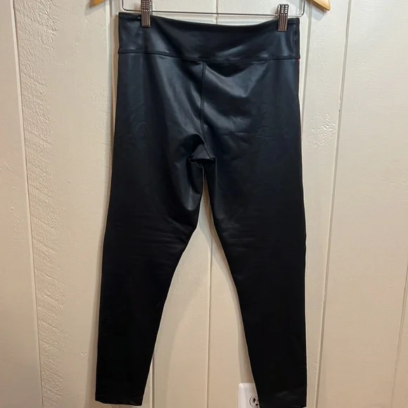 Zumba Must Move Ankle Workout Leggings - Picture 5 of 8